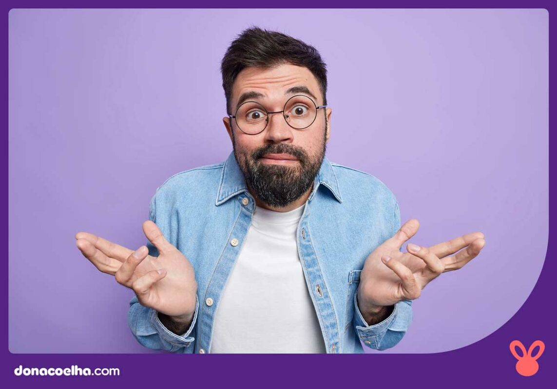 Homem com gestos de dúvida