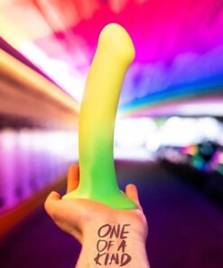 Dildo Magnum, One Of A Kind - Fun Factory